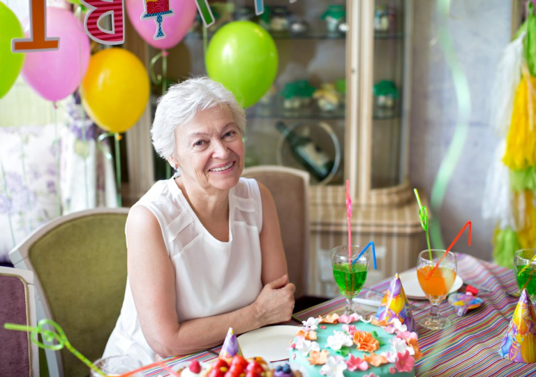 Cherchezvous une idée cadeau grandmère 80 ans? Trouvez les meilleurs