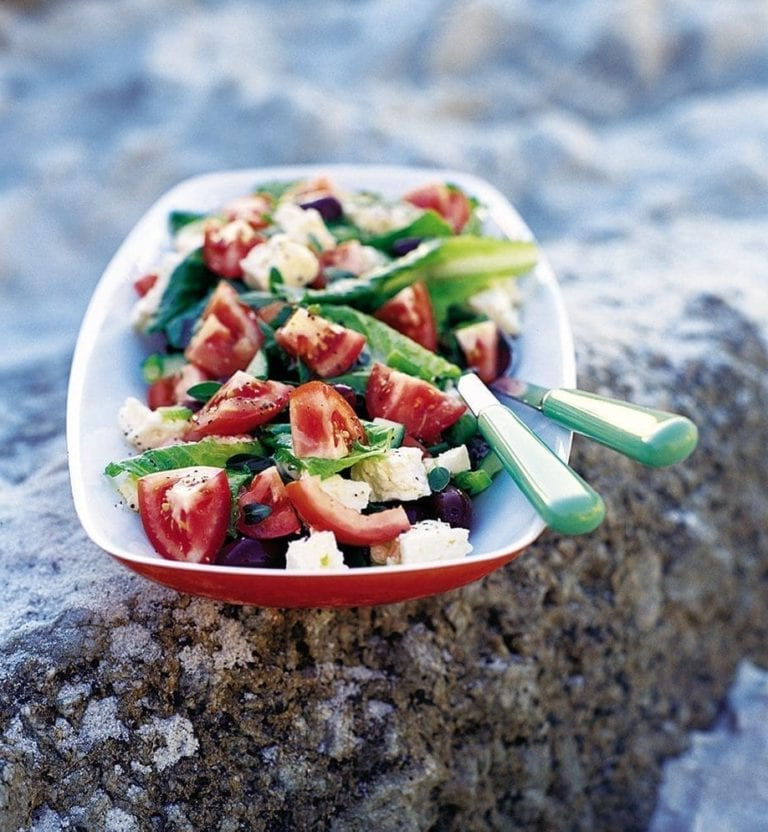 Une salade composée délicieuse - salade grecque