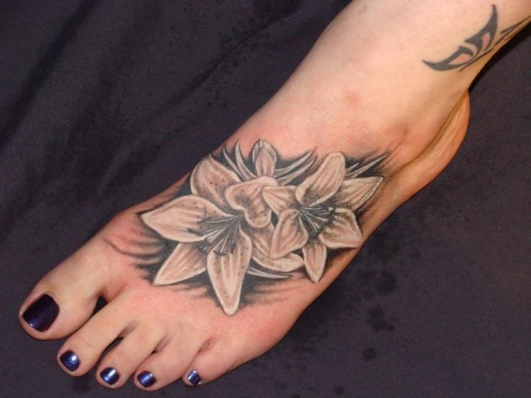 40 idées de tatouage fleur de lys et son signification - Mode et Beauté