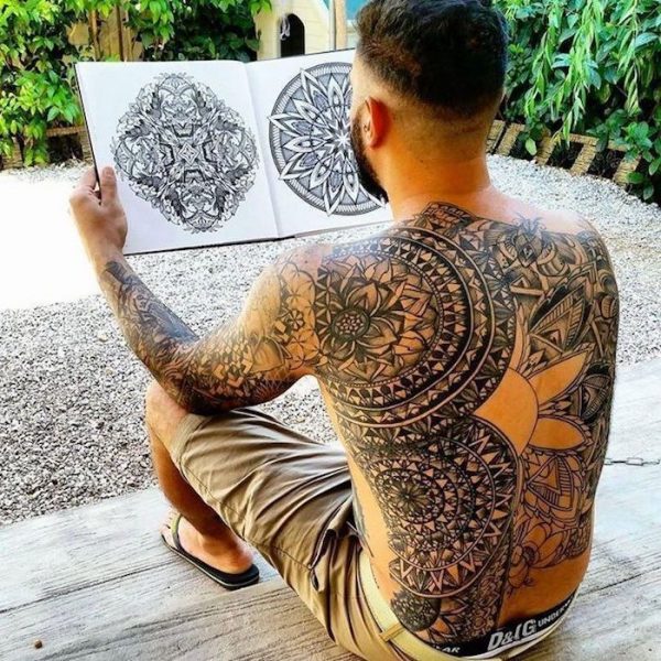 La Profonde Signification Du Tatouage Mandala 40 Idées Géniales Mode Et Beauté Tatouage 0146