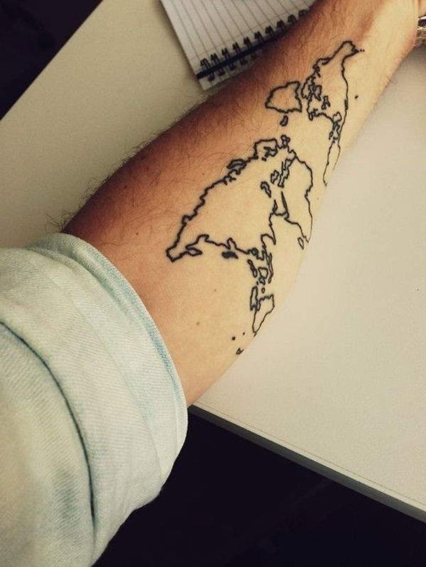 Ce type de tatouage de voyage est parfait pour un homme à choisir pour son bras.