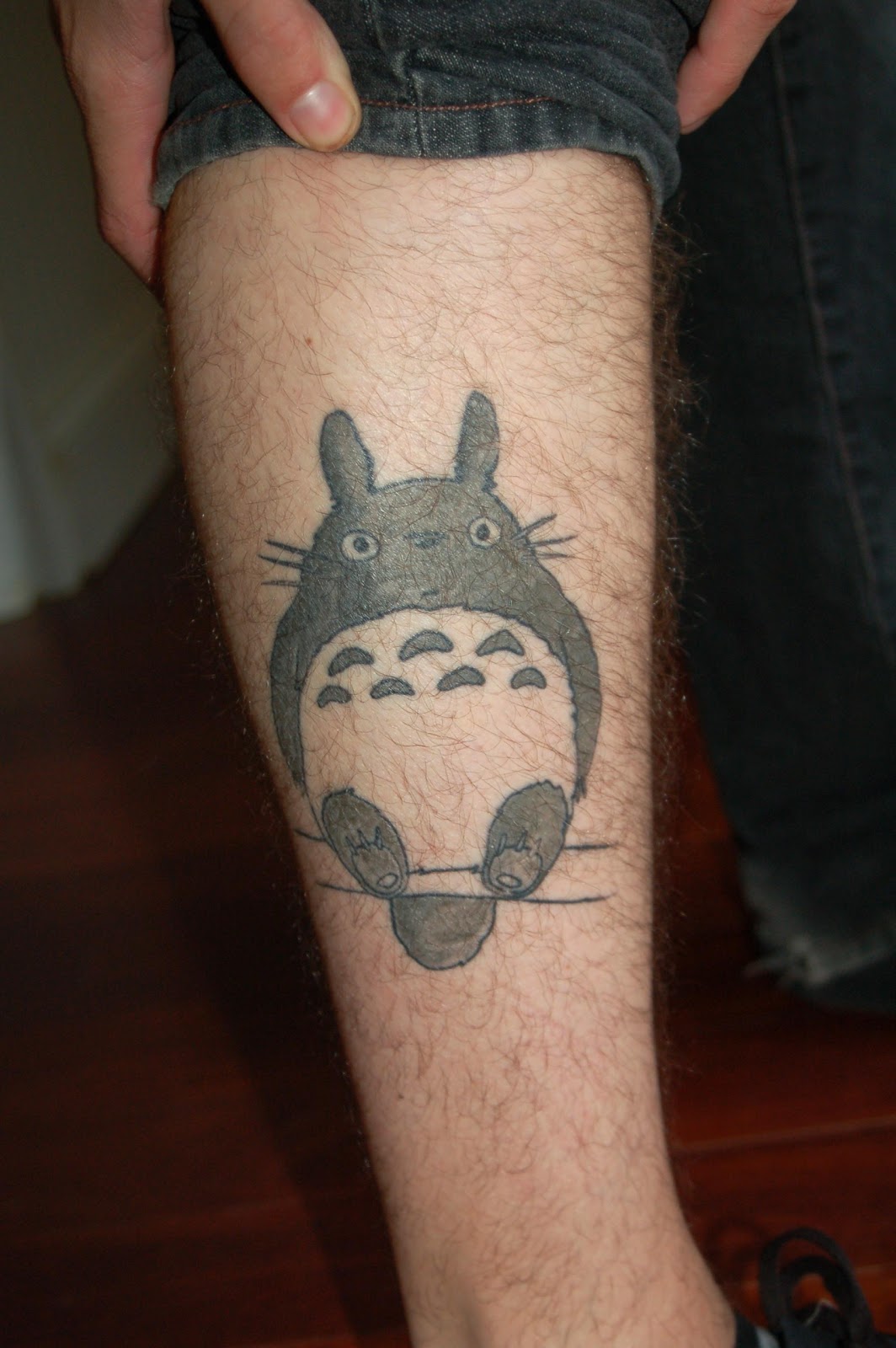 Tatouage Totoro ordinaire qui est très beau