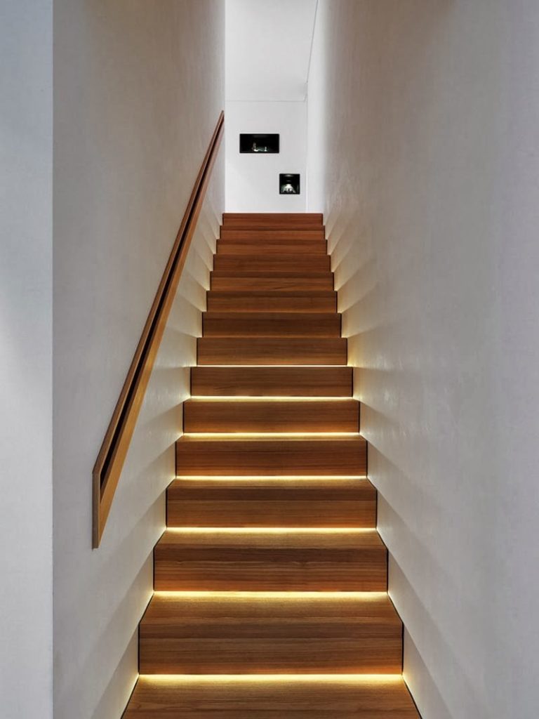 5 façons de moderniser un escalier en bois avec un budget réduit ...