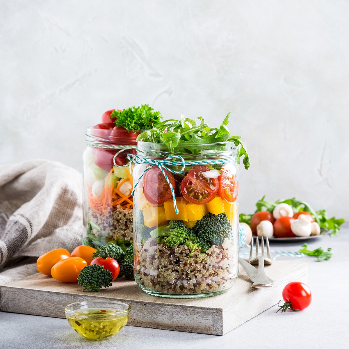 Cuisine facile sur Pinterest: salade de quinoa dans un bocal.