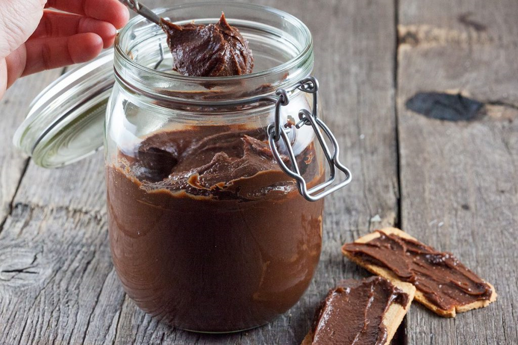 Recette de pâte à tartiner au chocolat et aux noisettes - Une alternative au Nutella