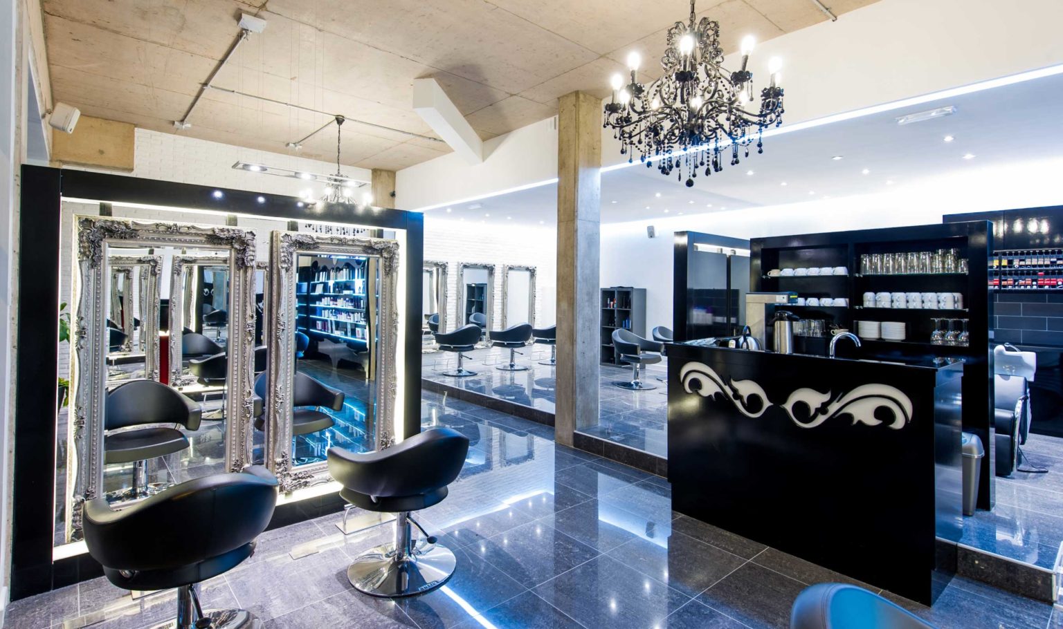 Mobilier coiffure - 7 astuces utiles pour décorer votre salon ...