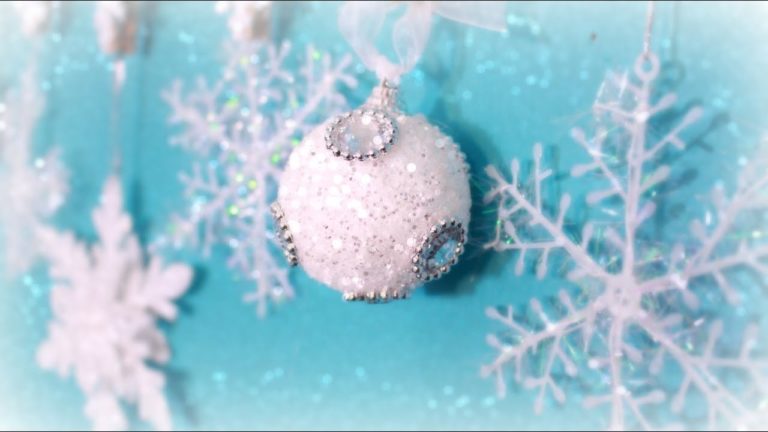 55 idées déco créatives avec sapin de Noël en blanc et bleu - Déco de