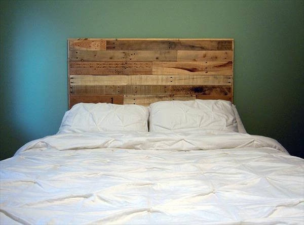 Tête de lit en palette simple et facile.