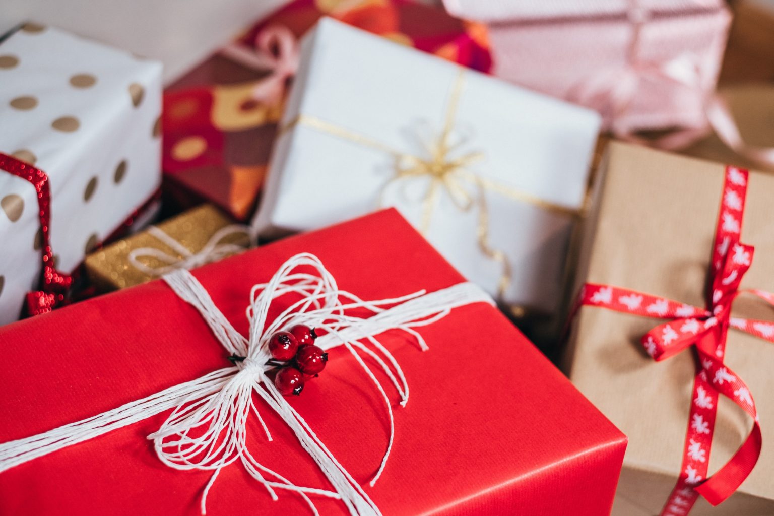 Comment faire un paquet cadeau original 55 idées créatives Decoration de Noel, DIY ZENIDEES