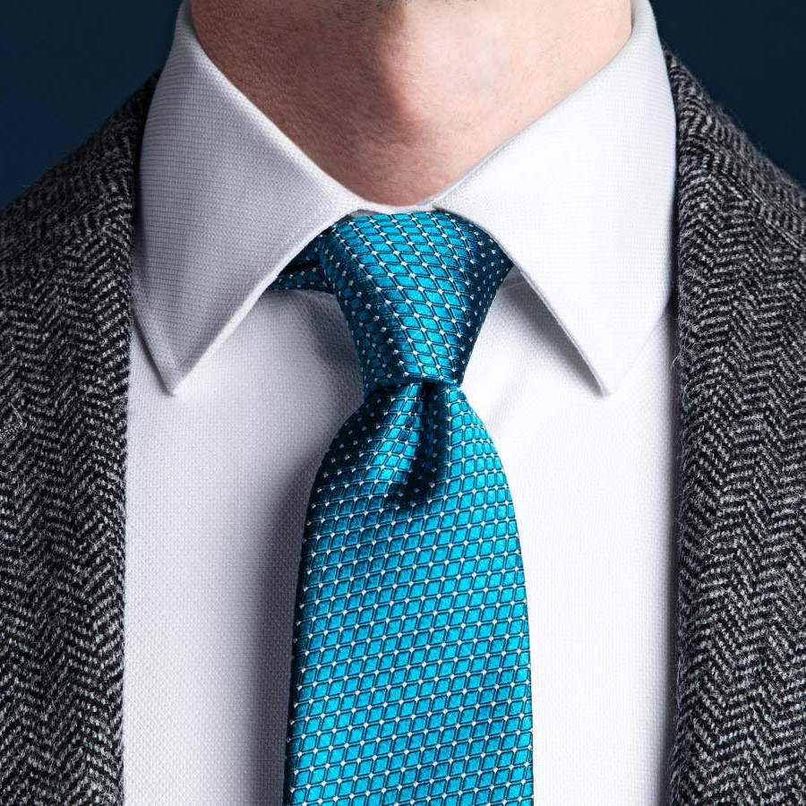 Noeud de cravate simple.