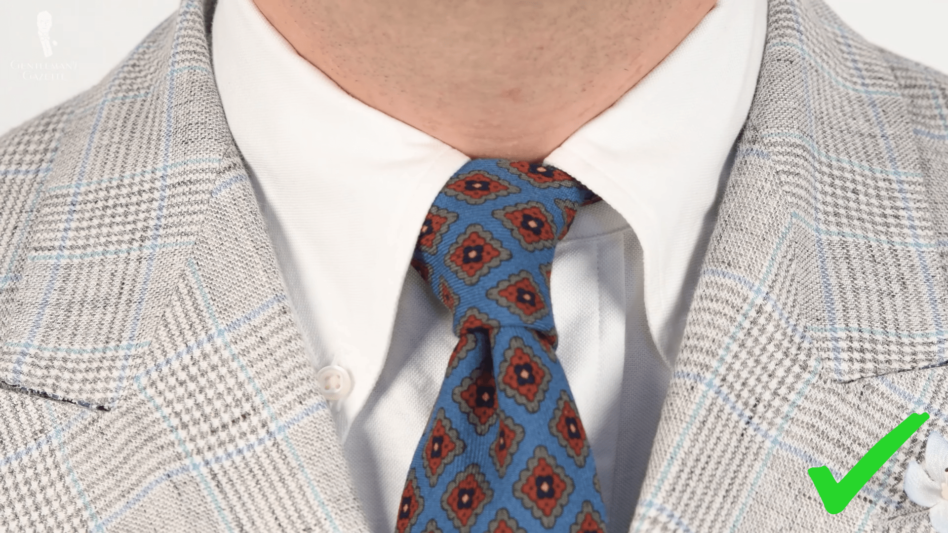 Noeud de cravate simple.