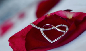 Des bijoux Saint Valentine avec infini