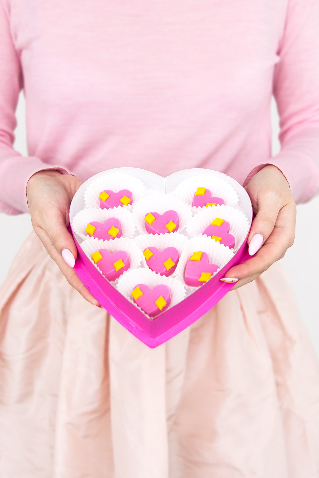 Boîte de chocolat en forme de coeur pour la fête des amoureux.