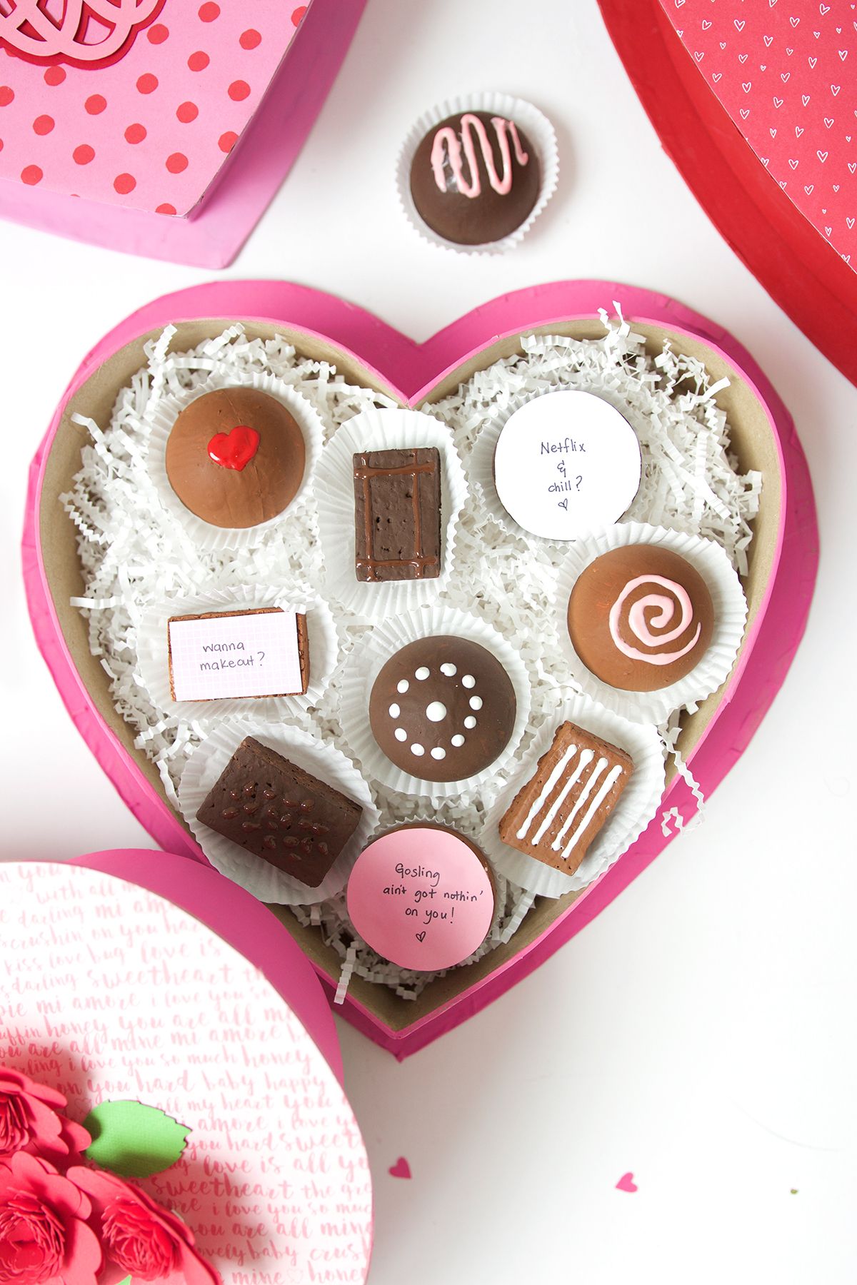 La tradition de la boîte de chocolat pour la Saint-Valentin se poursuit.
