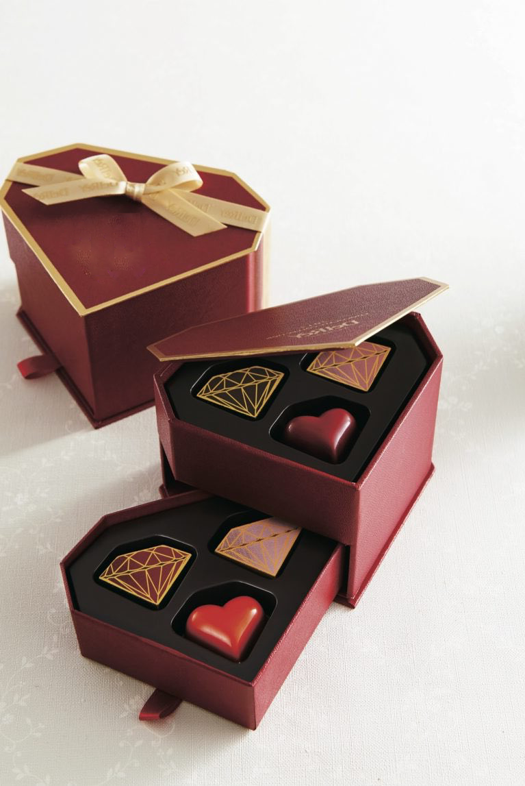 Boîte de chocolat comme cadeau pour votre chéri.