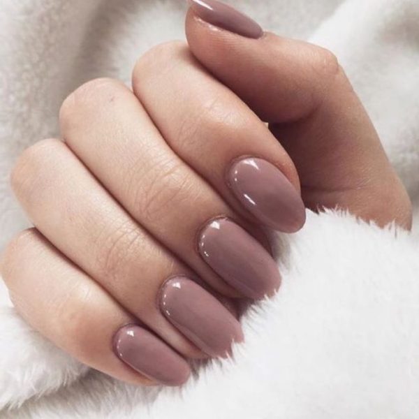 Comment choisir un vernis à ongles nude selon la couleur de votre peau Manucure Mode et