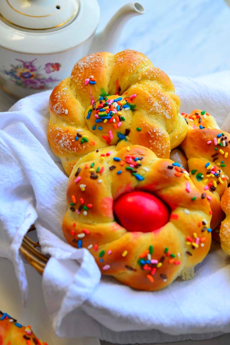 Recettes de Pâques: délicieux petits pains sucrés.