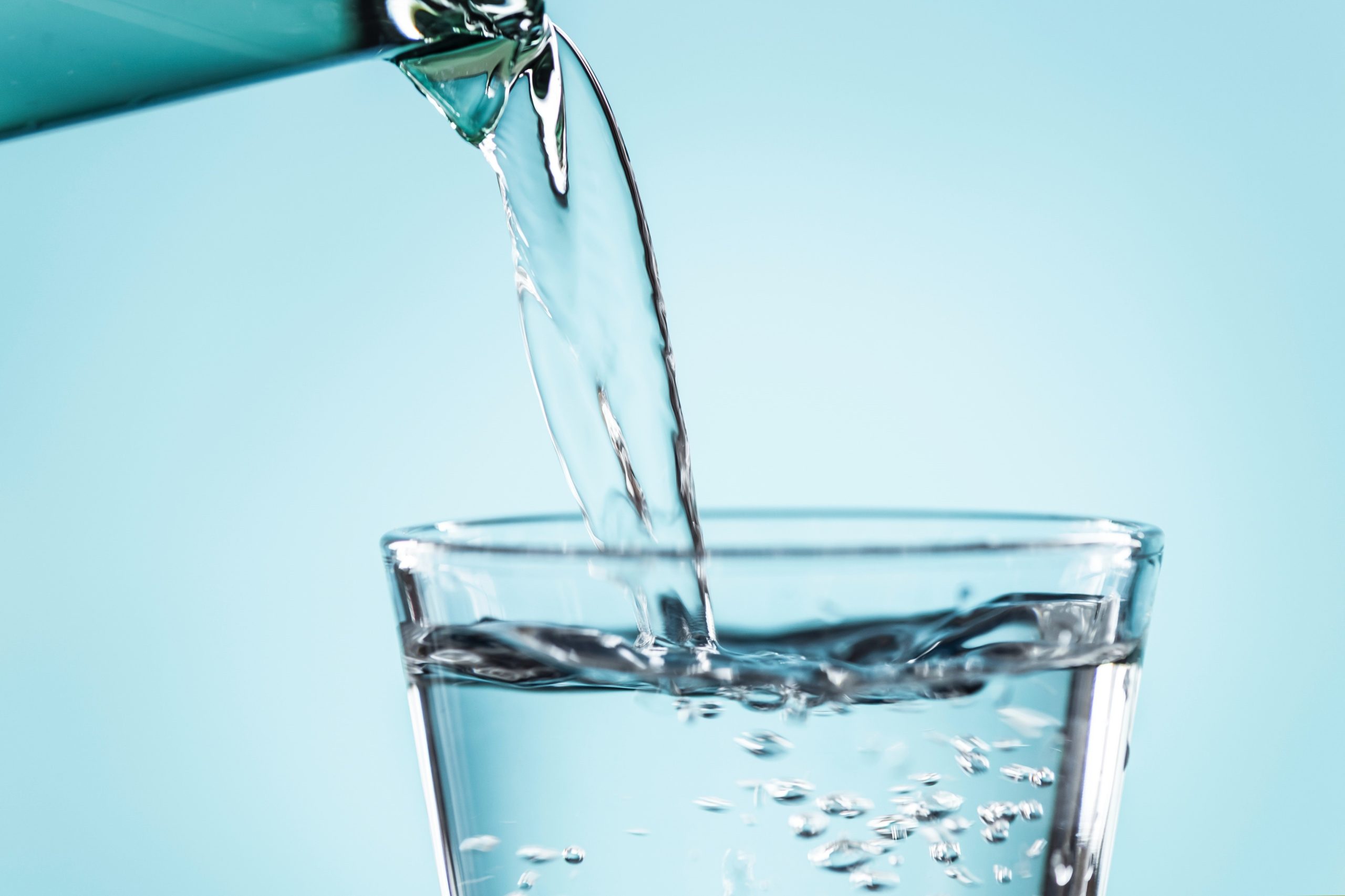 Renforcer le système immunitaire: assurez-vous de boire suffisamment d'eau.