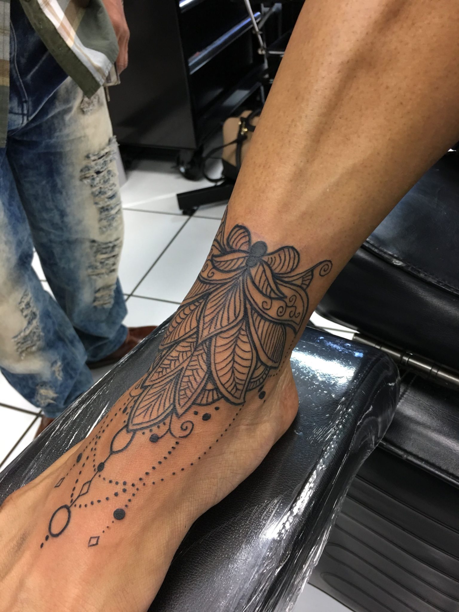 Tatouage sur le pied et la cheville Les meilleures trucs sur Zenidées