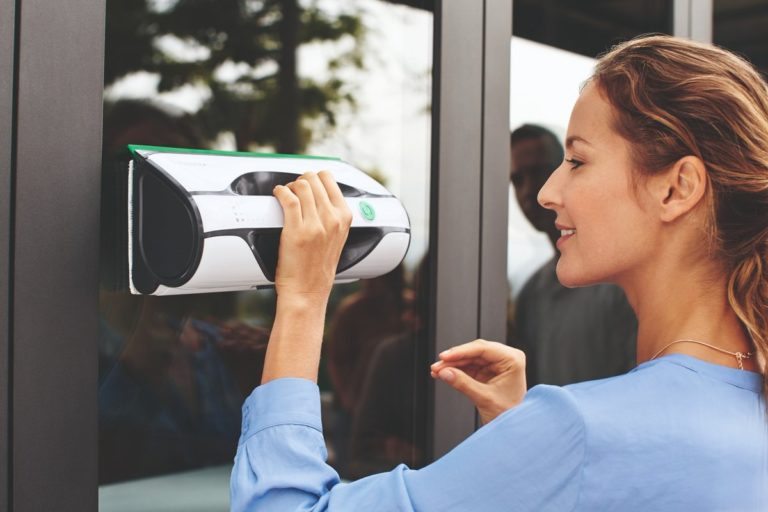 Produits de haut gamme présentés par Vorwerk France-Thermomix, Kobold ...