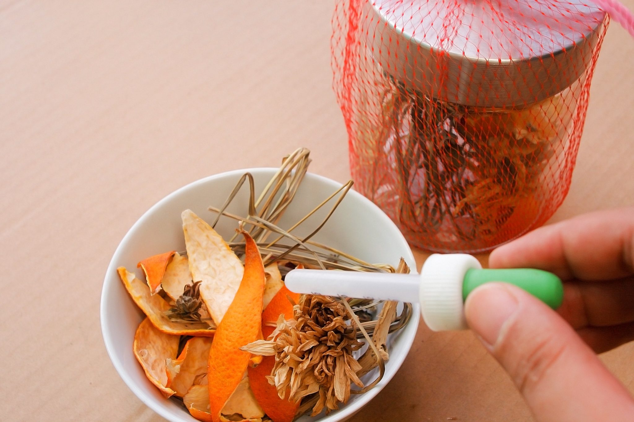 Ingrédients nécessaires pour un potpourri fait maison DIY, Maison