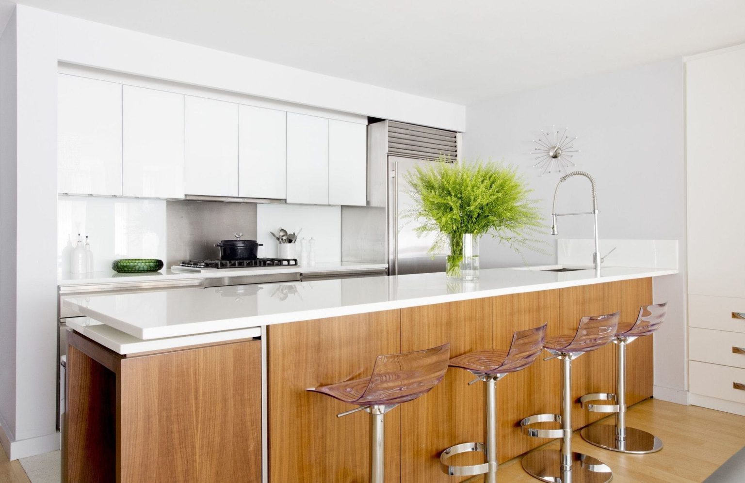 Des idées créatives pour aménager une cuisine semi-ouverte sur salon