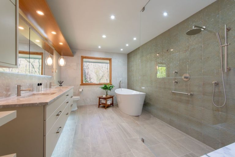 Douche Et Baignoire Dans Petite Salle De Bain zenidees.com