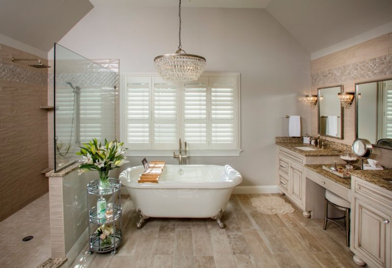 Comment faire une salle de bain avec douche et baignoire? - Salle de