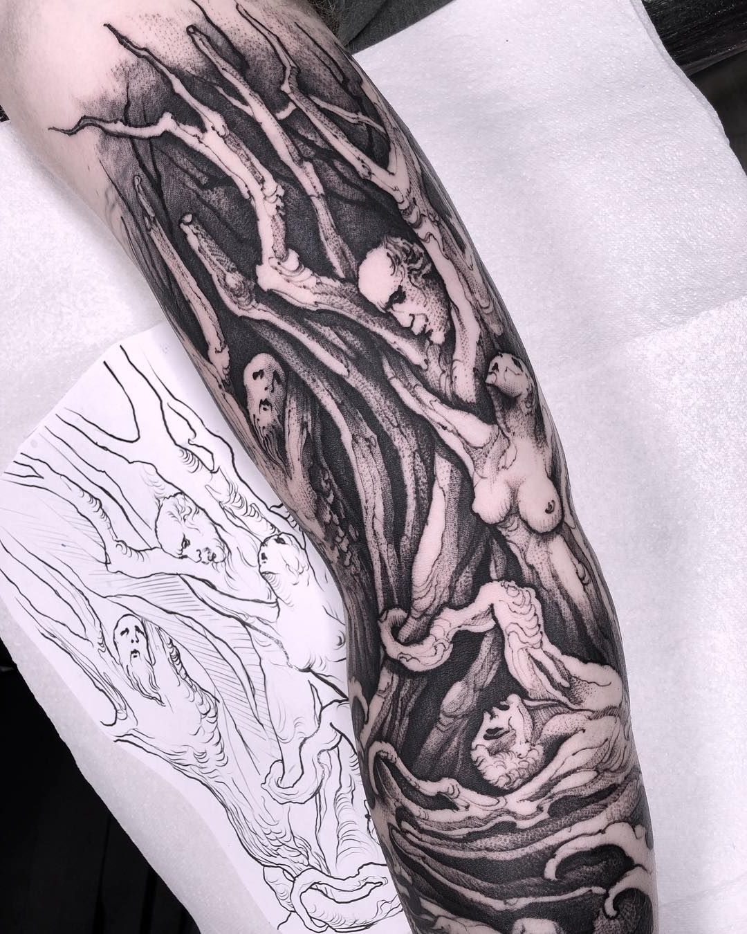 Idée de tatouage arbre mort.