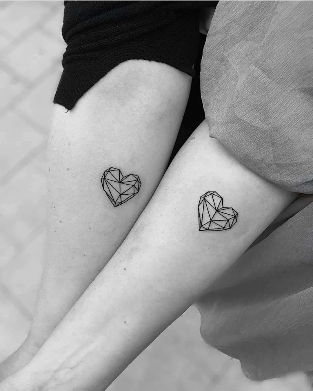 Modèle de tatouage coeur.