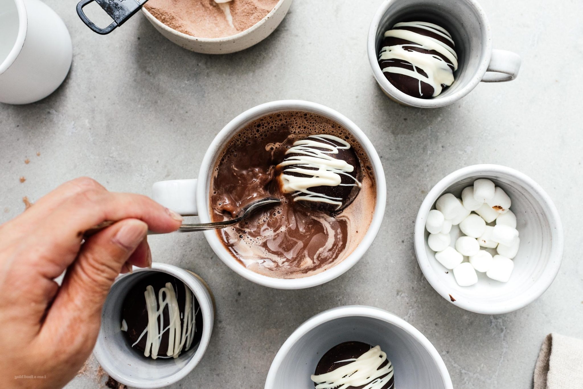 Chocolat chaud maison - La meilleure recette | Zenidées.com