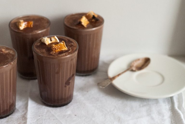 Chocolat chaud maison - La meilleure recette | Zenidées.com