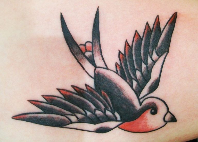 Tatouage Hirondelle - Signification et Idées Design | Zenidées.com