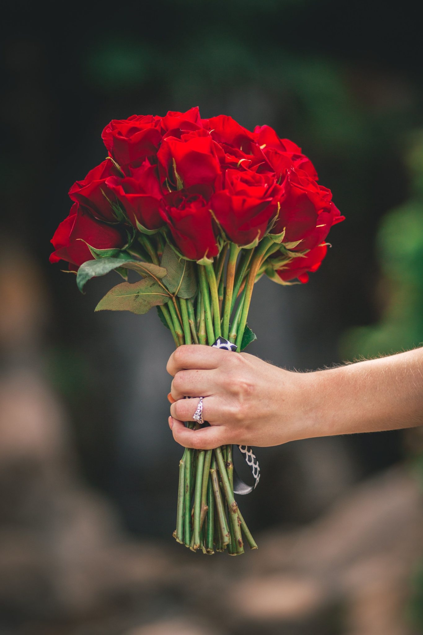 De Bons Conseils Pour Choisir Un Joli Bouquet De Roses Pour La Saint Valentin Saint Valentin