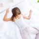 Dormir sur le ventre : une bonne ou mauvaise idée ?